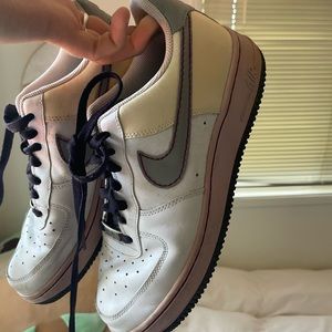 VINTAGE NIKE AIRFORCE 1s